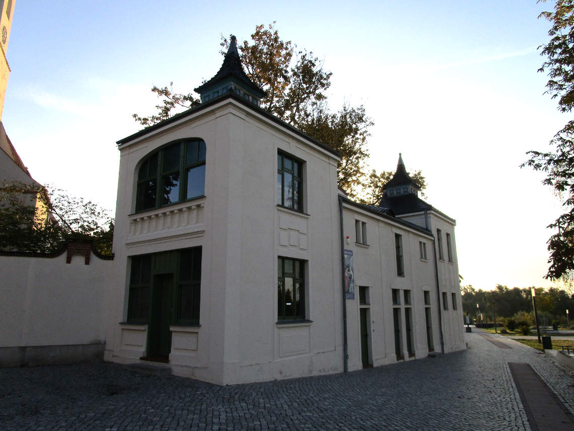 Blick auf das Gartenhaus der Stadt Coswig