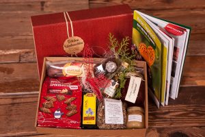 Weihnachtsbox mit Produkten aus dem Naturpark