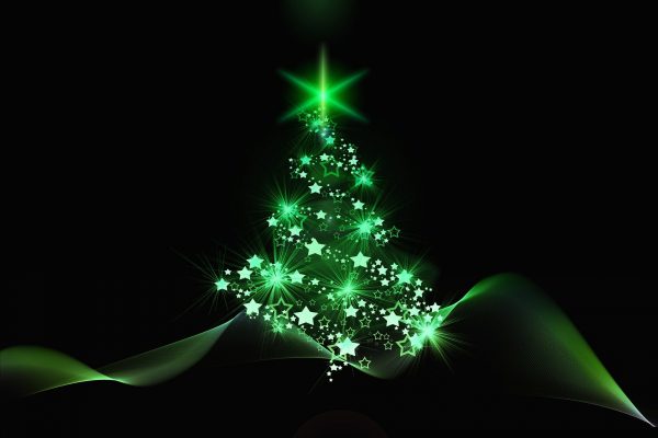 Grüner Weihnachtsbaum mit Sternen